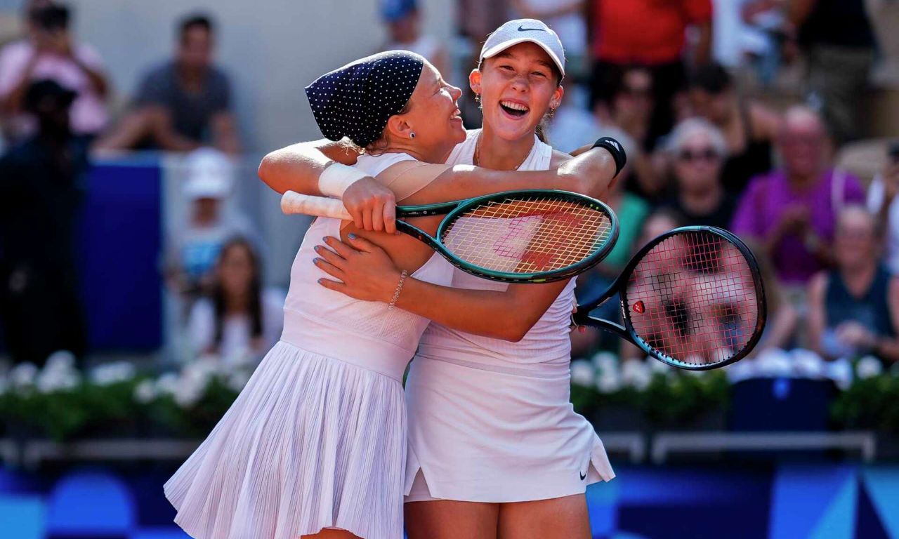 Шнайдер вышла в полуфинал турнира в Аделаиде