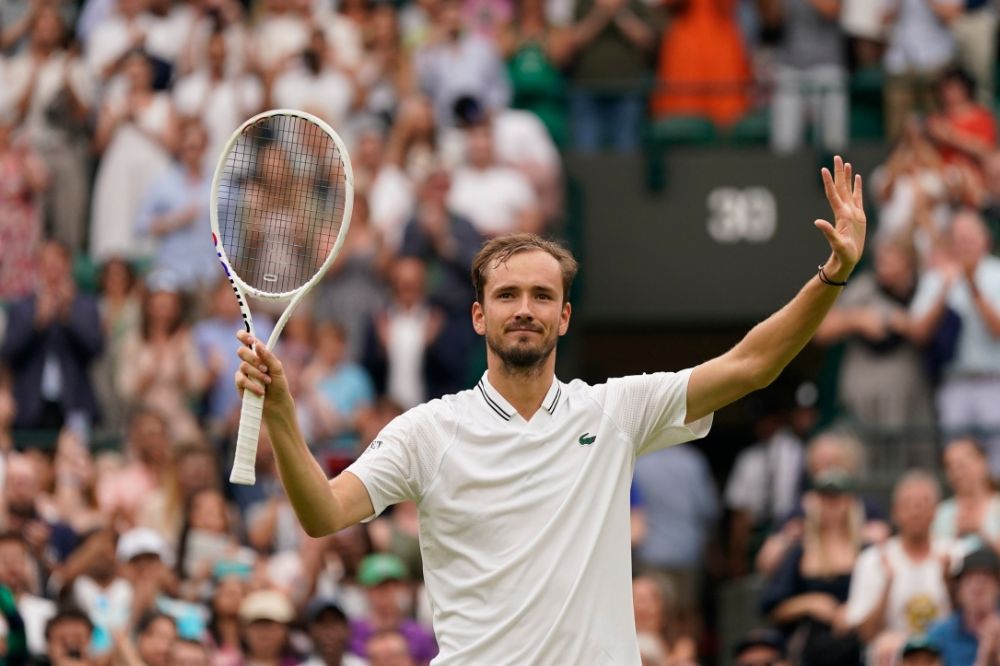 Медведев вышел в третий круг Australian Open