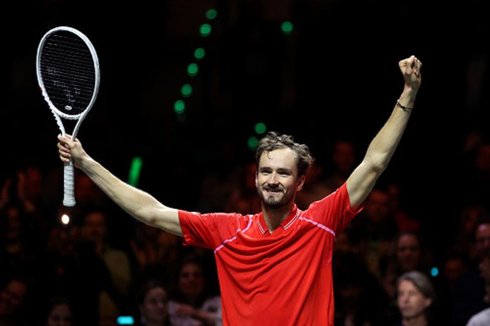 Медведев вышел в 1/8 финала Australian Open