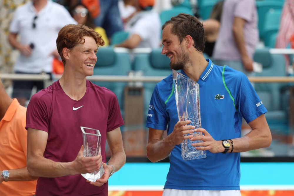 Медведев вышел в полуфинал турнира в Дубае