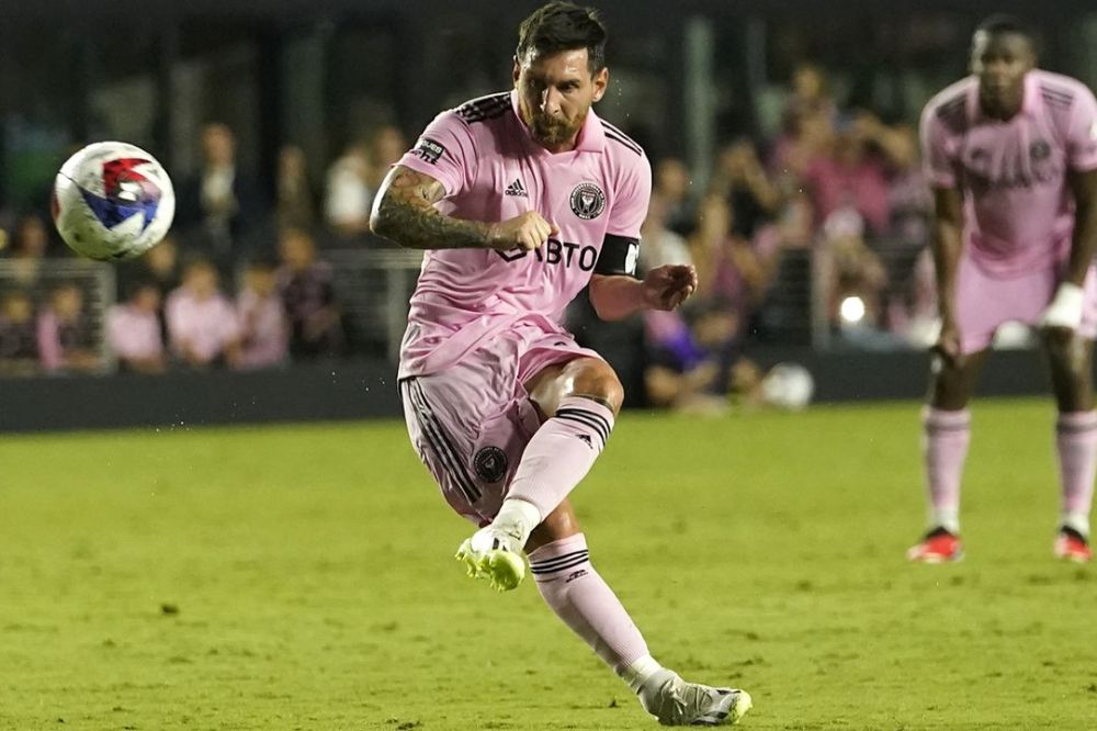 Дубль Месси принес «Интеру» победу